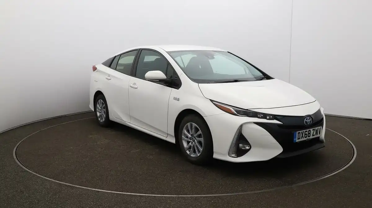 2018-toyota-prius-18-vvt-i-business-edition-plus-ss-big-41