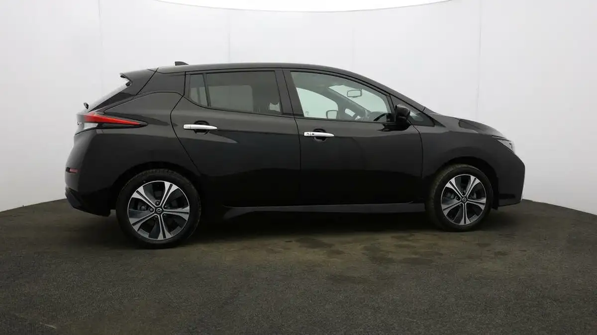 2021-nissan-leaf-e-e-tekna-big-53