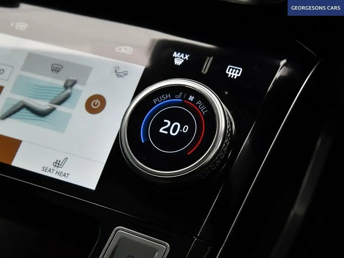 2022-jaguar-i-pace-ev400-se-big-18