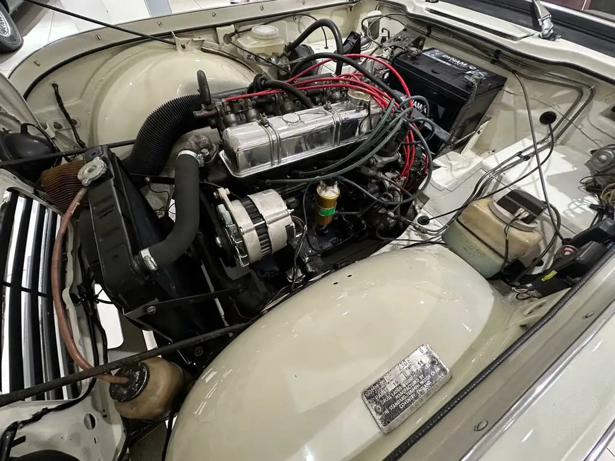 1968-triumph-tr5-convertible-big-24