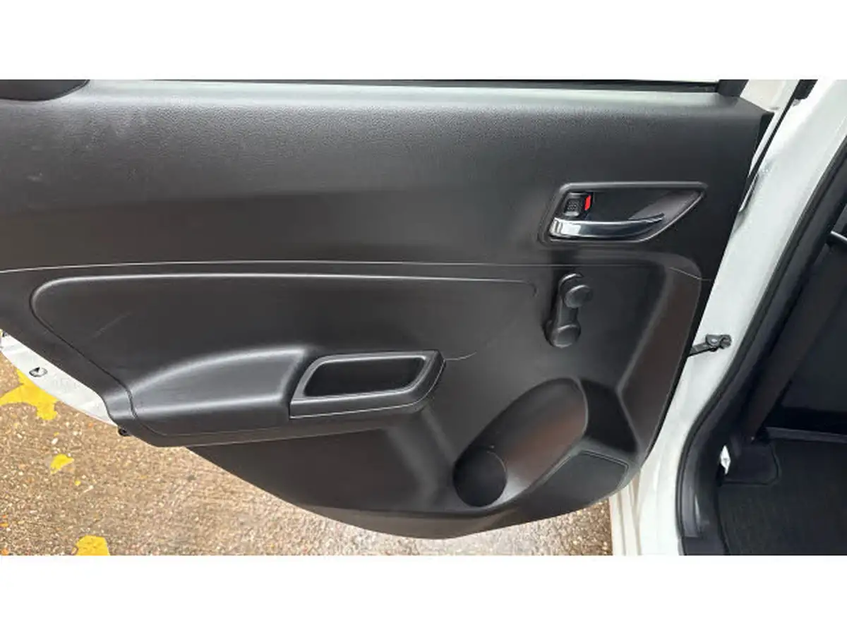 2024-suzuki-swift-12-dualjet-sz-l-big-20