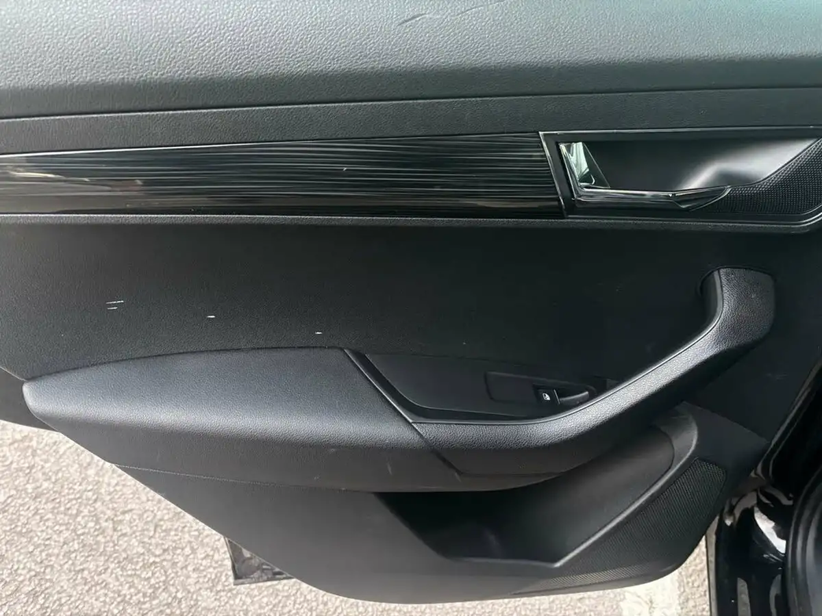 2018-skoda-karoq-15-tsi-se-l-ss-dsg-big-13