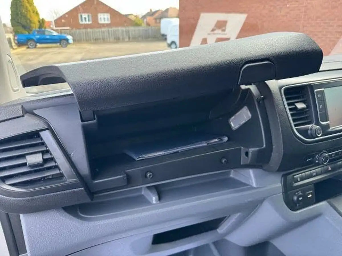 2020-peugeot-expert-20-bluehdi-professional-long-1400-20-bluehdi-eu6dt-panel-big-36