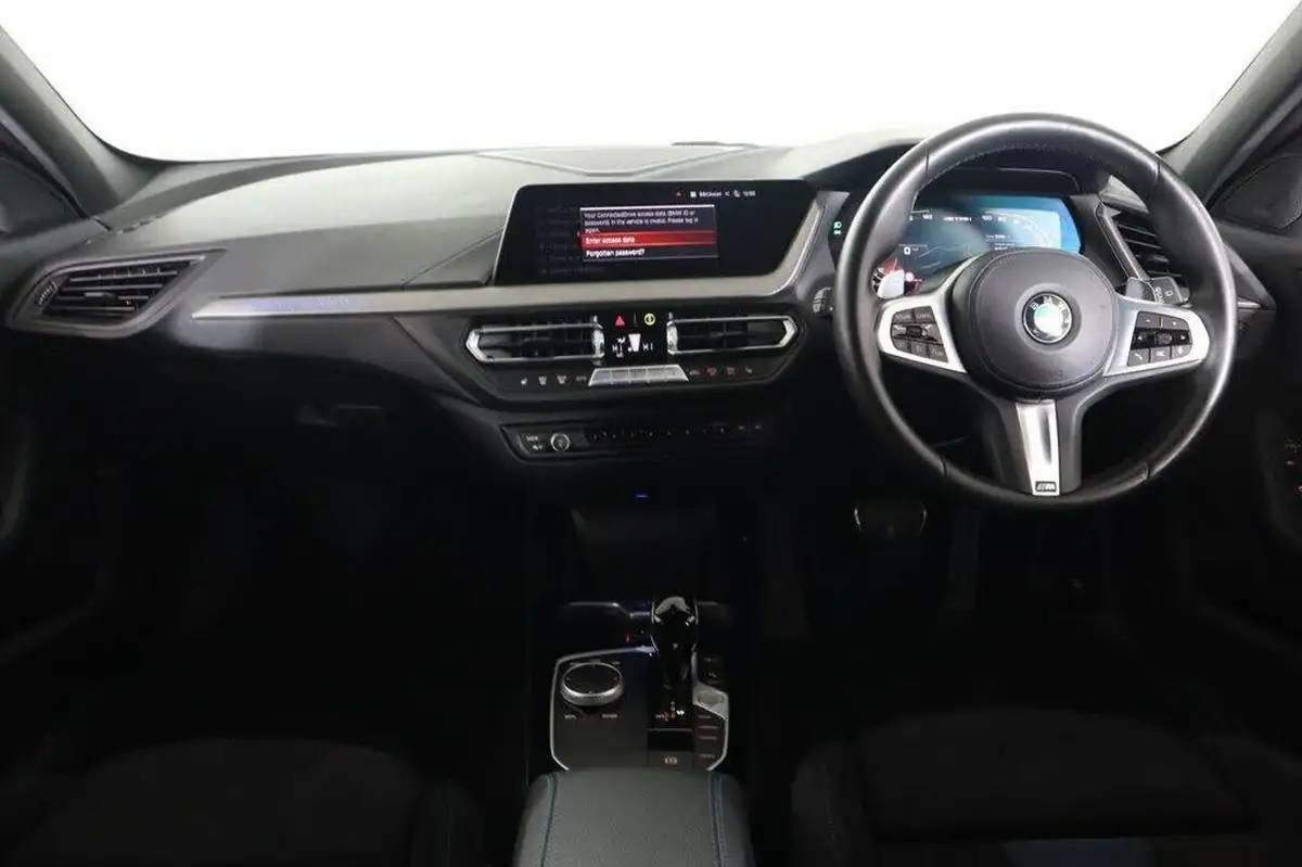 2022-bmw-1-series-20-m135i-xdrive-big-19