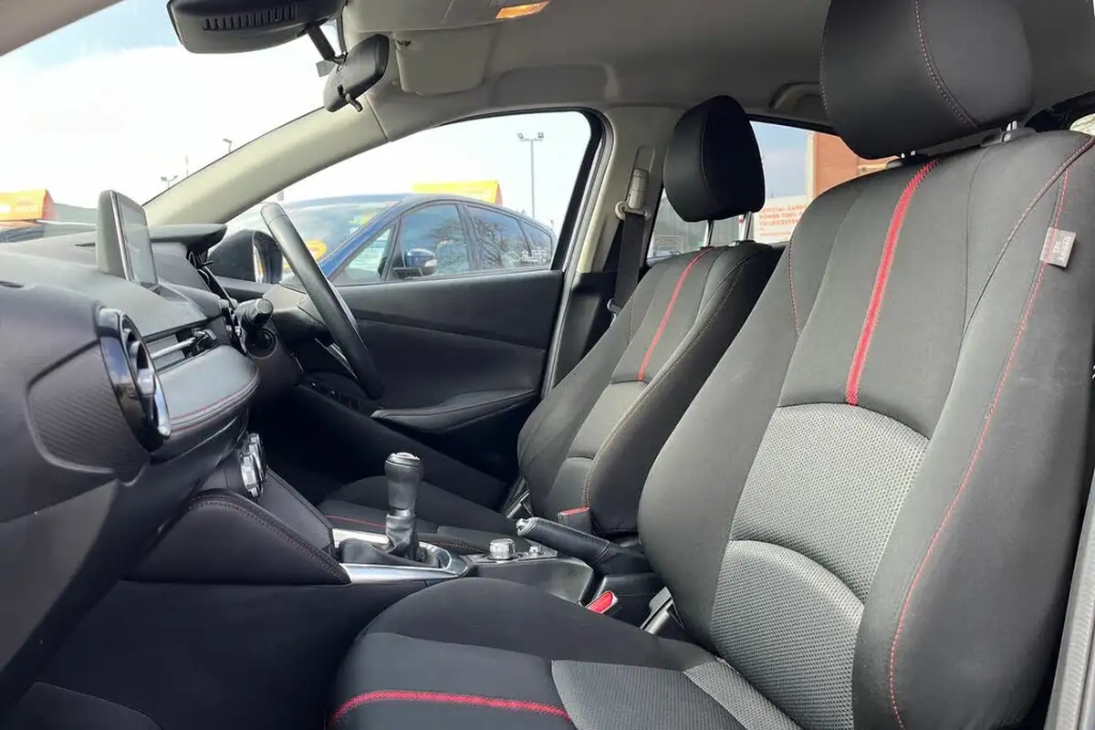 2015-mazda-mazda2-15-sport-nav-90ps-big-32