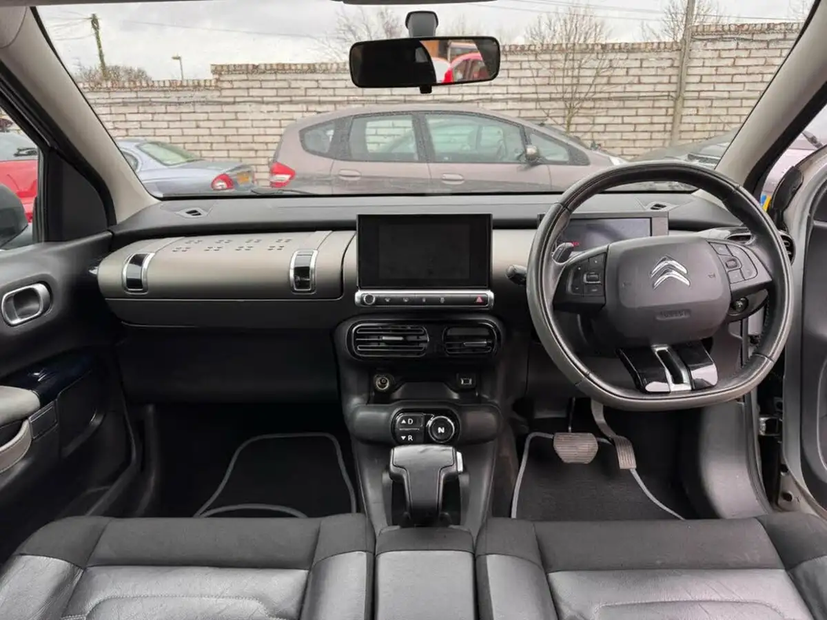 2015-citroen-c4-cactus-12-feel-82ps-ss-etg-big-10