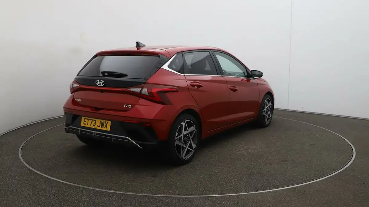 2024-hyundai-i20-10-t-gdi-premium-two-tone-roof-big-7