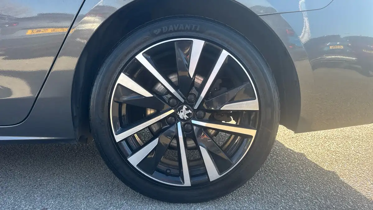 2022-peugeot-508-sw-16-puretech-gt-premium-225bhp-hybrid-e-eat8-big-14