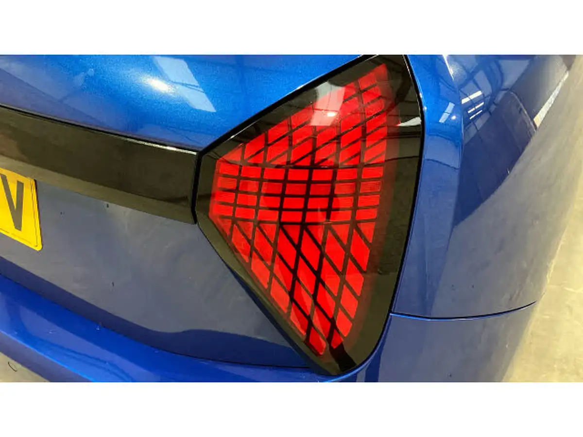 2024-mini-cooper-e-cooper-e-exclusive-big-24