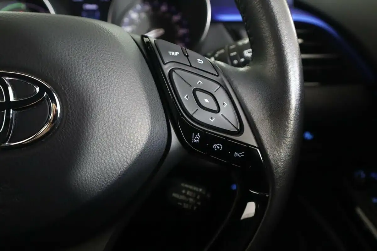 2020-toyota-c-hr-18-vvt-i-dynamic-big-14