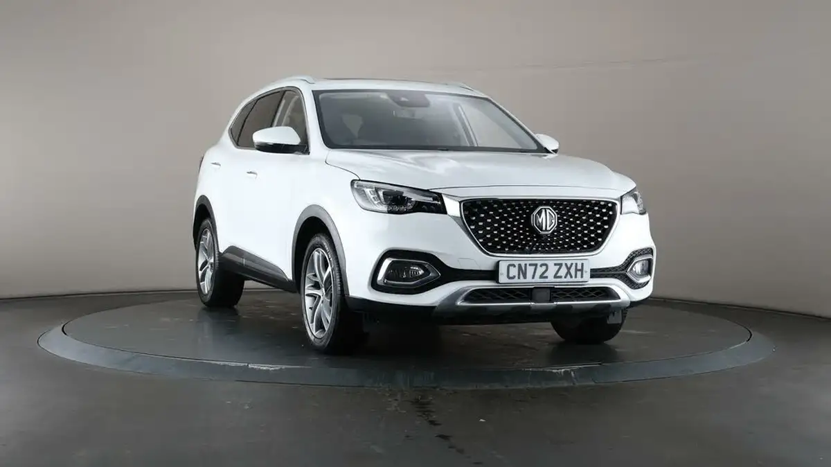 2022-mg-hs-15t-gdi-exclusive-162ps-big-50