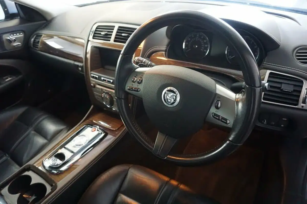 2010-jaguar-xk-50-coupe-big-15