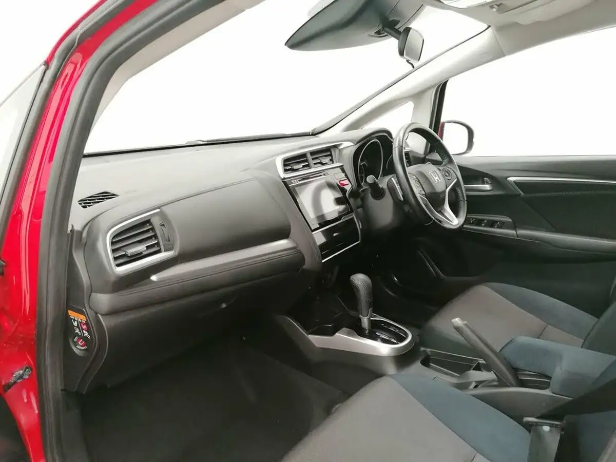 2016-honda-jazz-13-i-vtec-ex-navi-cvt-big-12