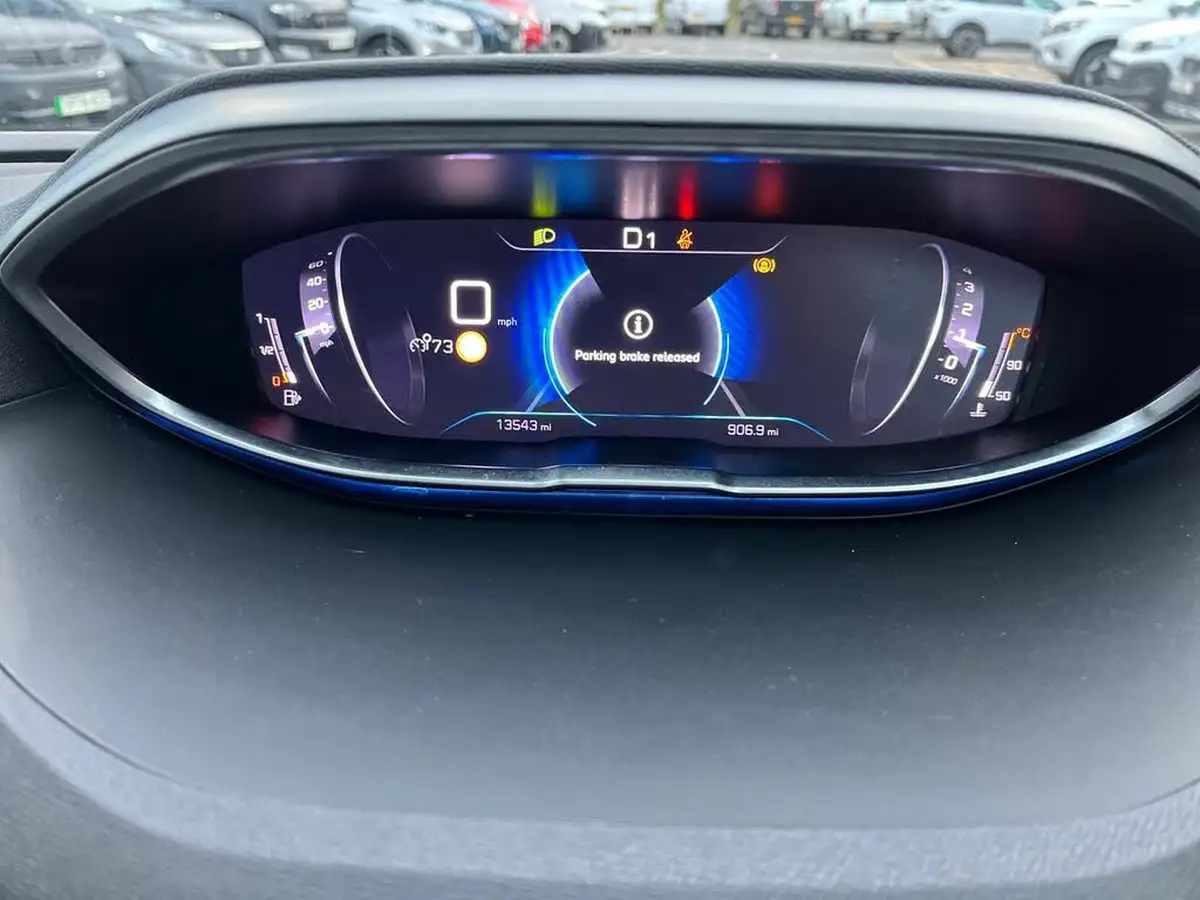 2023-peugeot-3008-suv-12-puretech-active-premium-eat8-big-24