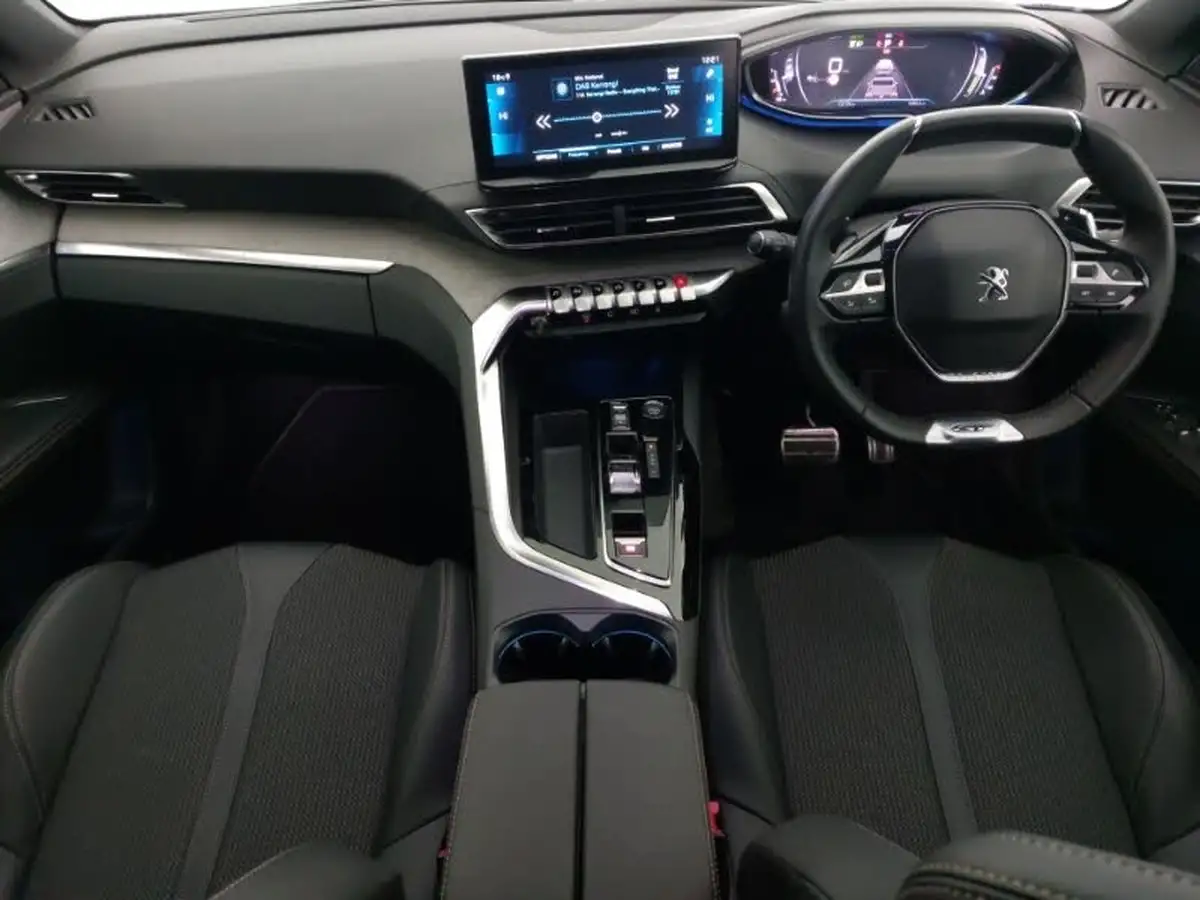 2024-peugeot-3008-suv-12-puretech-gt-136ps-hybrid-e-dsc6-big-2