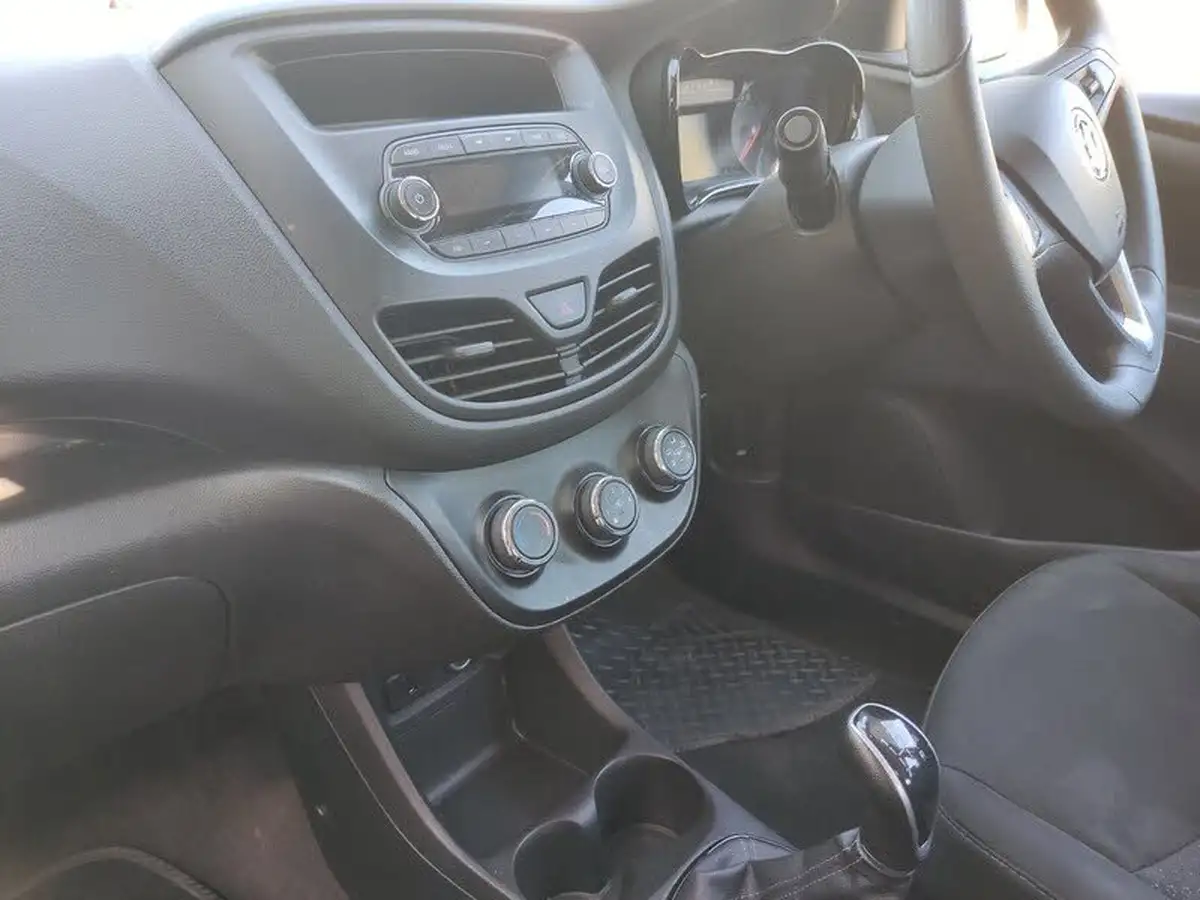 2017-vauxhall-viva-10i-se-big-21