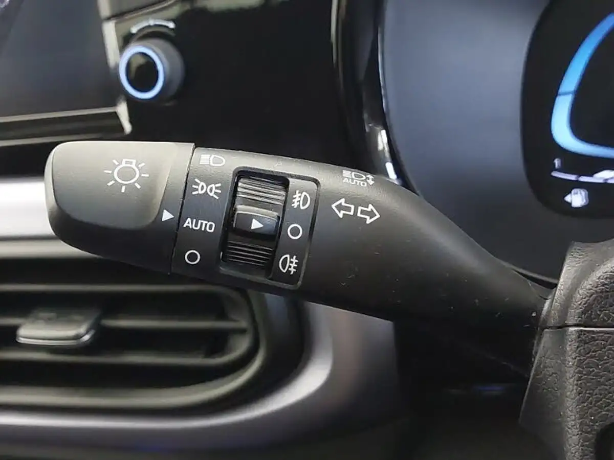 2024-hyundai-i10-10-premium-63ps-auto-big-18