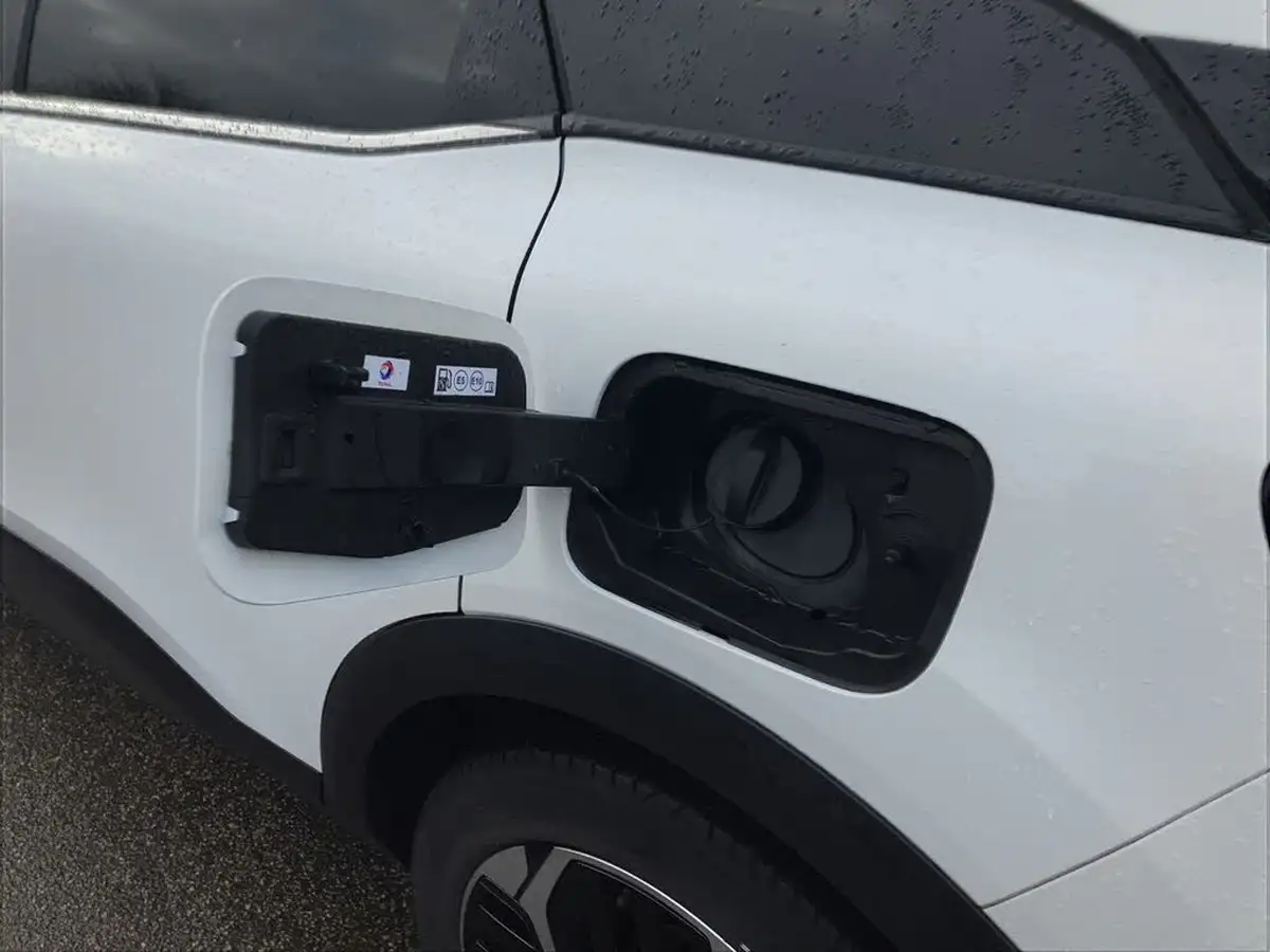 2021-citroen-c4-12-puretech-shine-130ps-big-41