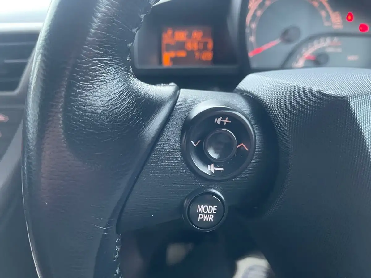 2009-toyota-iq-10-2-big-24