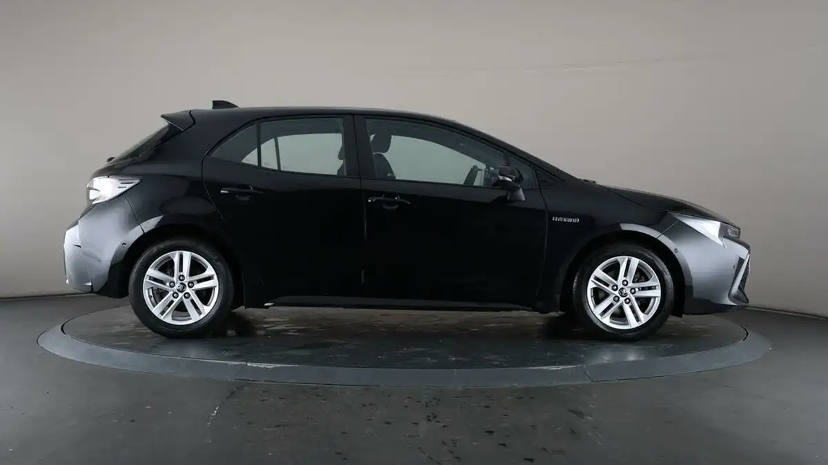 2022-toyota-corolla-18-vvt-i-icon-tech-trk-hatchback-5d-big-59