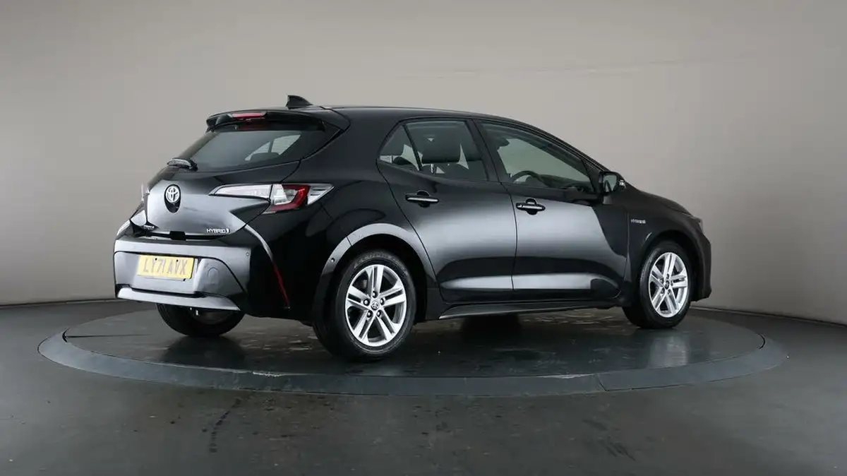 2022-toyota-corolla-18-vvt-i-icon-tech-trk-hatchback-5d-big-7