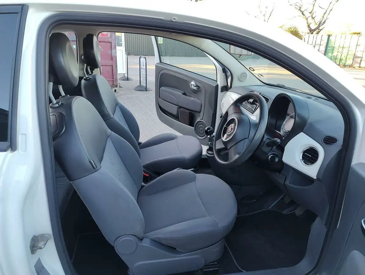 2010-fiat-500-12-pop-big-27