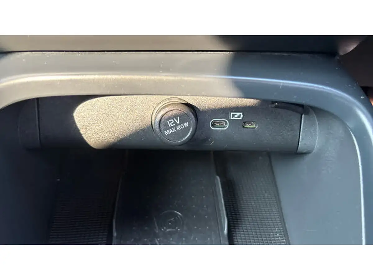 2021-volvo-xc40-e-twin-recharge-plus-big-32