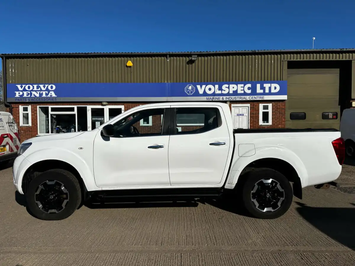 2018-nissan-navara-23dci-acenta-double-big-5