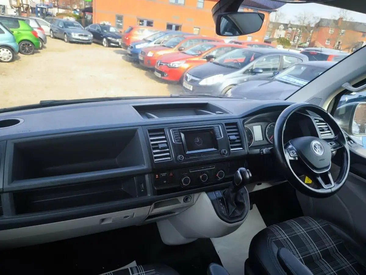 2015-volkswagen-transporter-20tdi-t30-highline-bmt-140ps-swb-panel-van-dsg-big-16