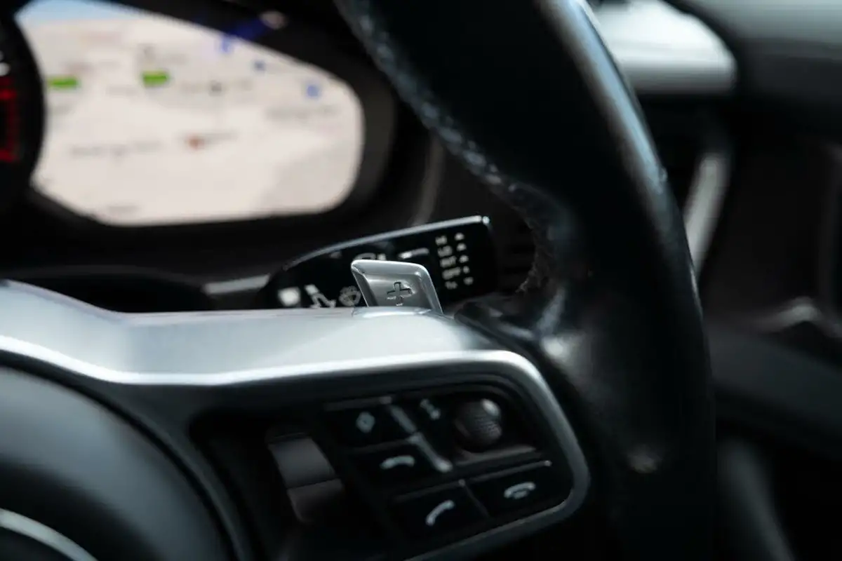 2018-porsche-panamera-29-v6-4-e-hybrid-sport-turismo-big-38