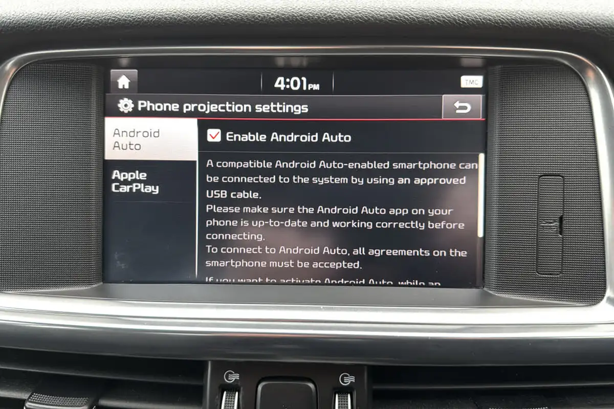 2016-kia-optima-20-gdi-phev-big-28