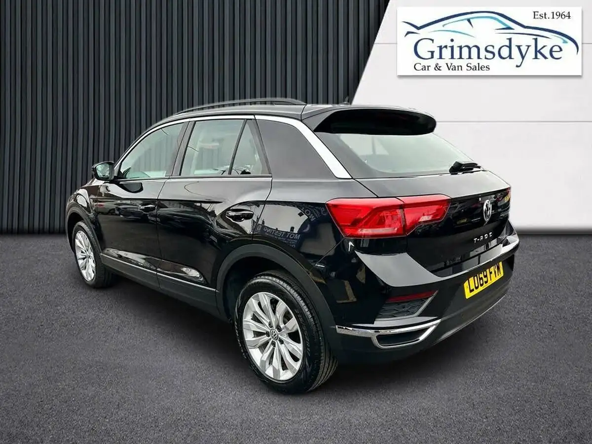 2019-volkswagen-t-roc-15-tsi-se-dsg-big-1