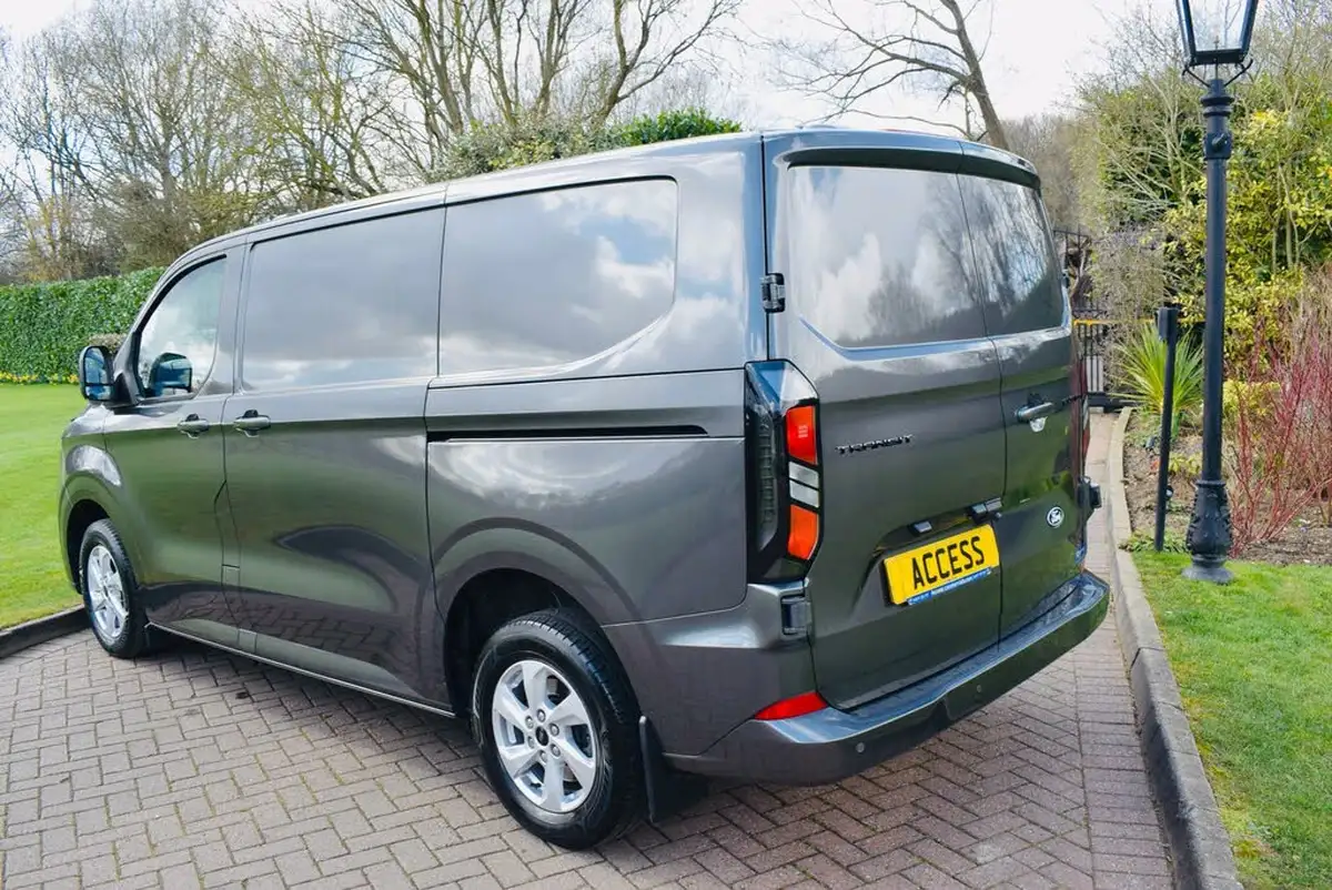 2023-ford-transit-custom-20tdci-280-l1h1-limited-136pseu6e-panel-van-1996cc-big-5