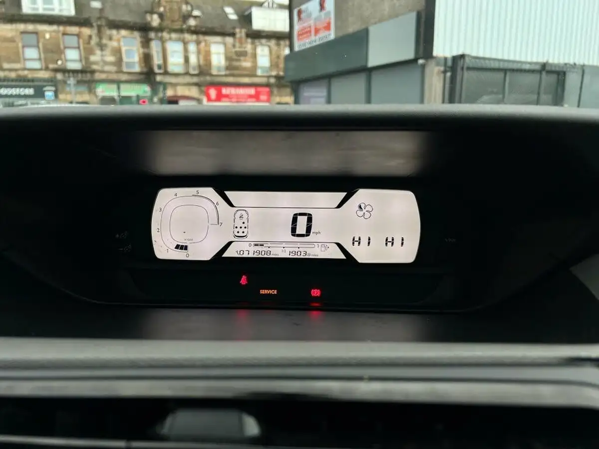 2017-citroen-grand-c4-picasso-16bluehdi-touch-edition-120ps-big-10