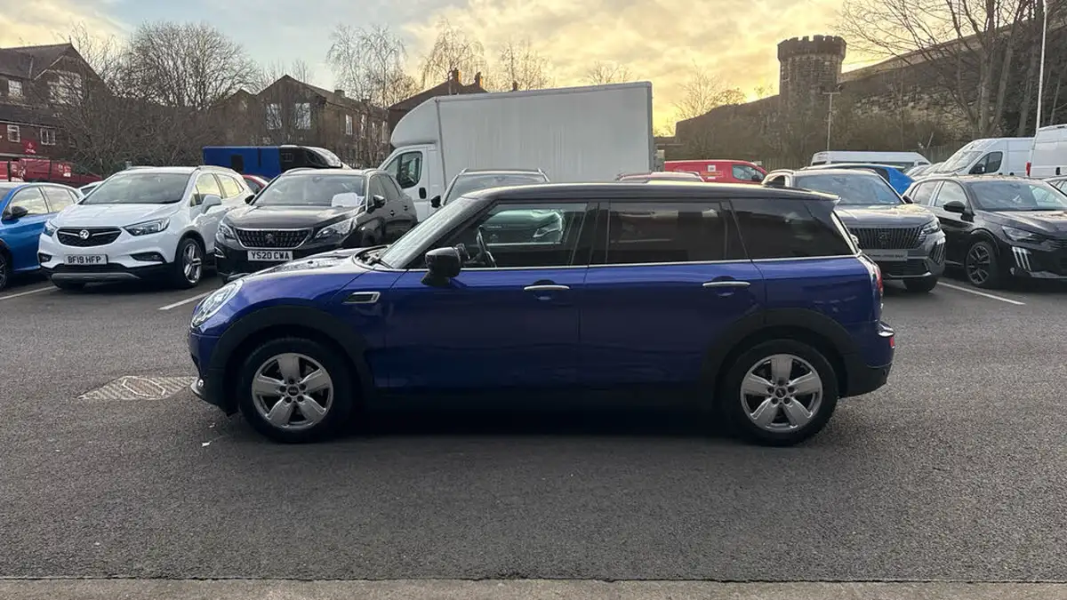 2020-mini-clubman-15-cooper-classic-big-5