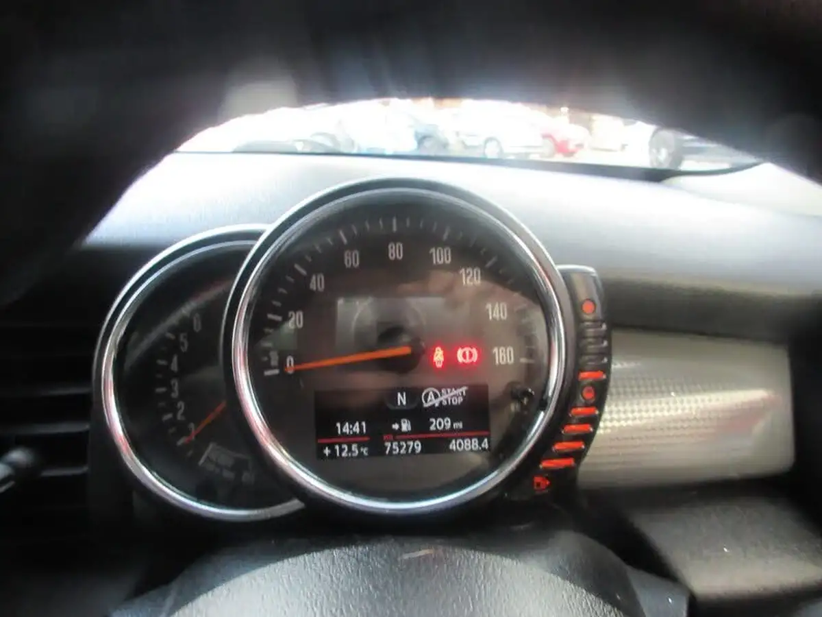 2015-mini-cooper-15-cooper-5d-big-9