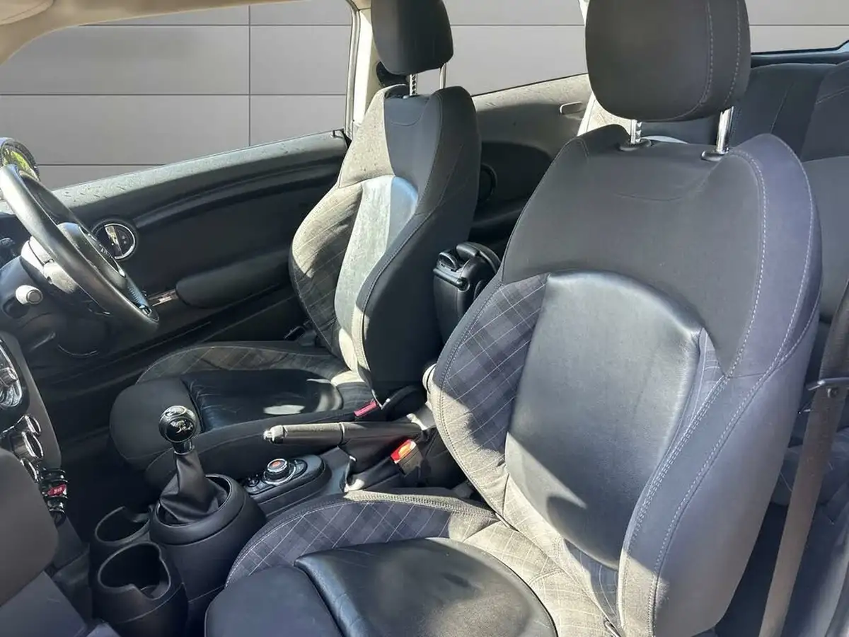 2019-mini-cooper-15-cooper-classic-hatchback-3d-big-2