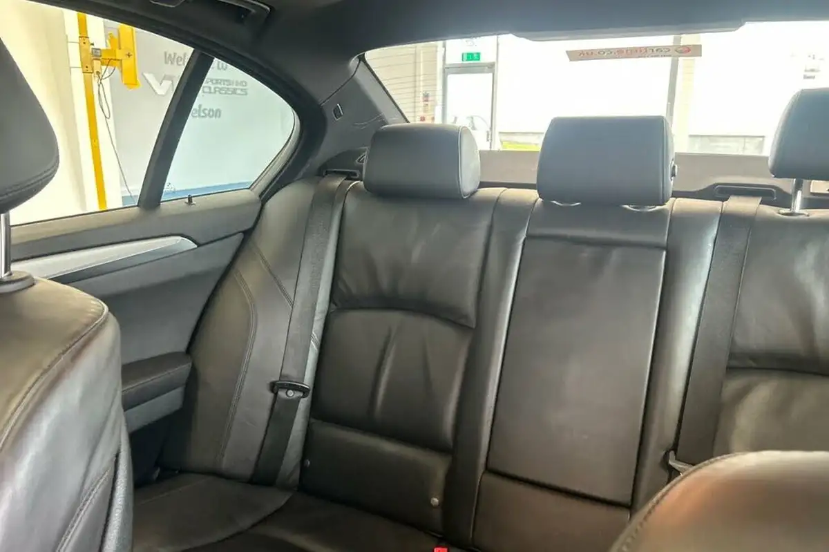 2016-bmw-5-series-44-m5-big-51