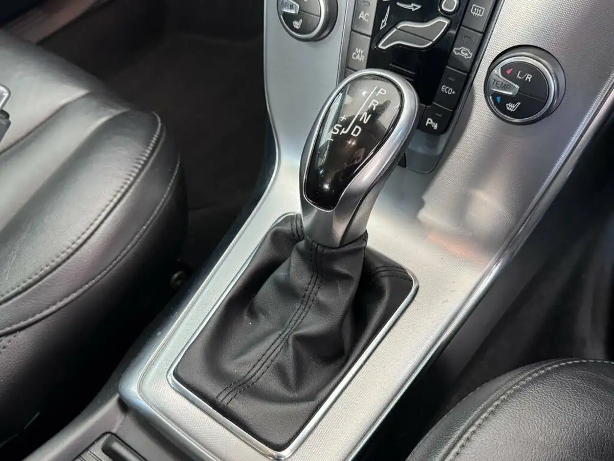 2016-volvo-v40-20td-d4-inscription-geartronic-big-35