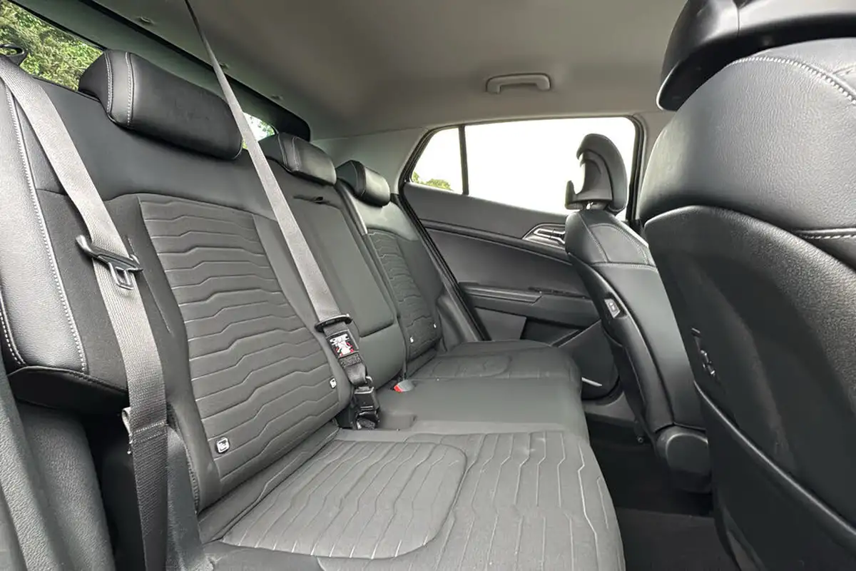 2023-kia-sportage-16-t-gdi-3-148bhp-big-10