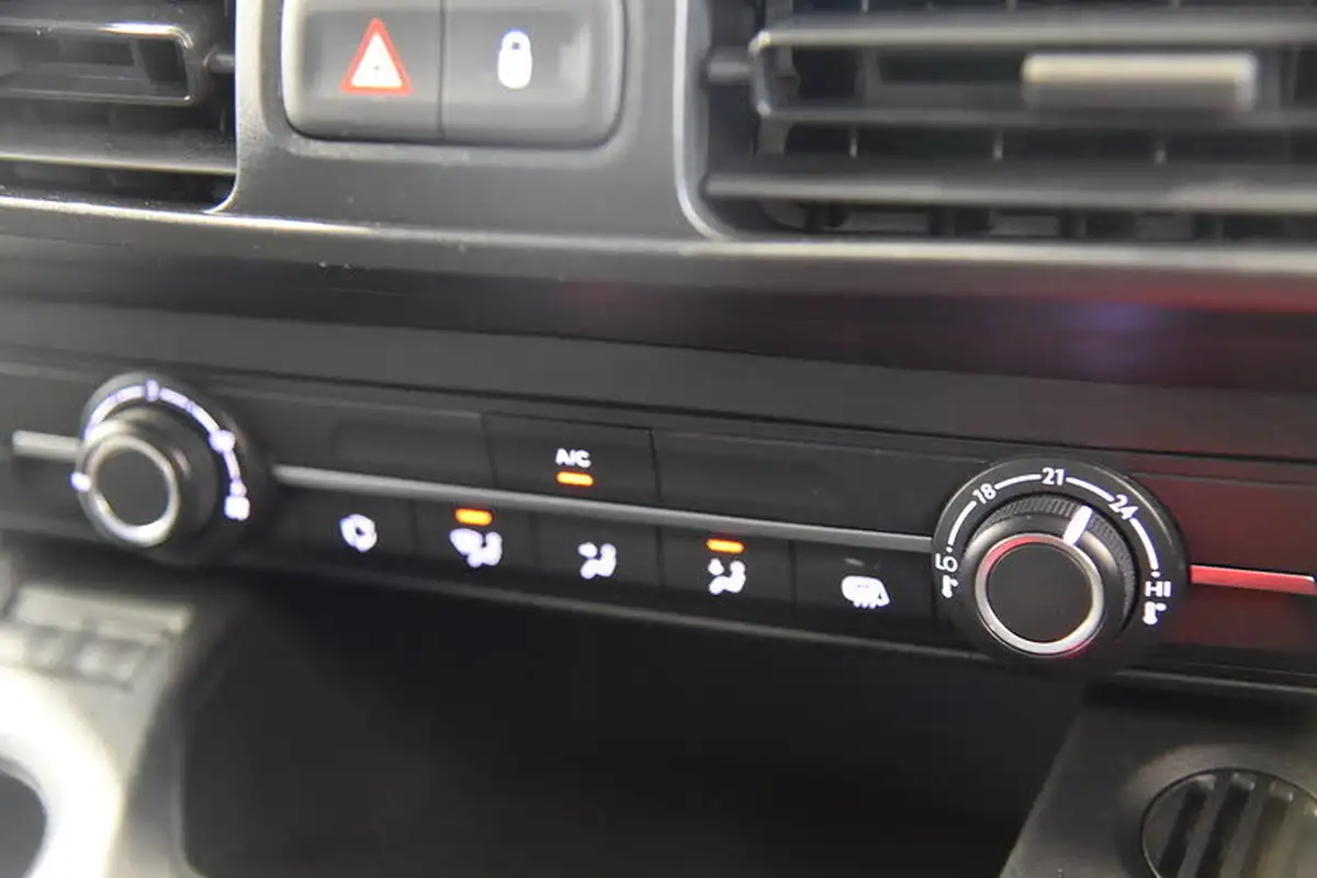 2020-citroen-berlingo-15bluehdi-1000-enterprise-100pseu6dt-e-ss-panel-big-12