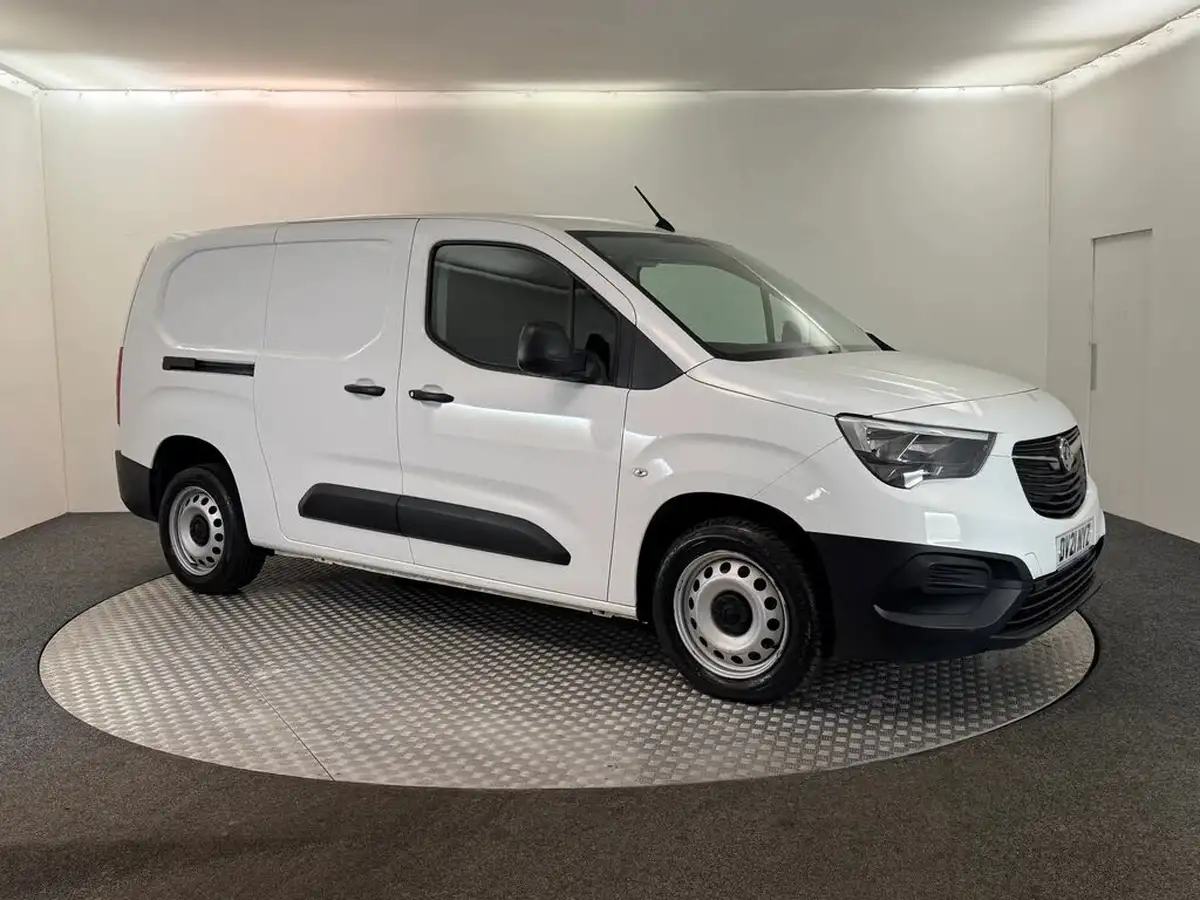 2021-vauxhall-combo-15cdti-dynamic-2300-100pseu6dt-l2h1-panel-big-2