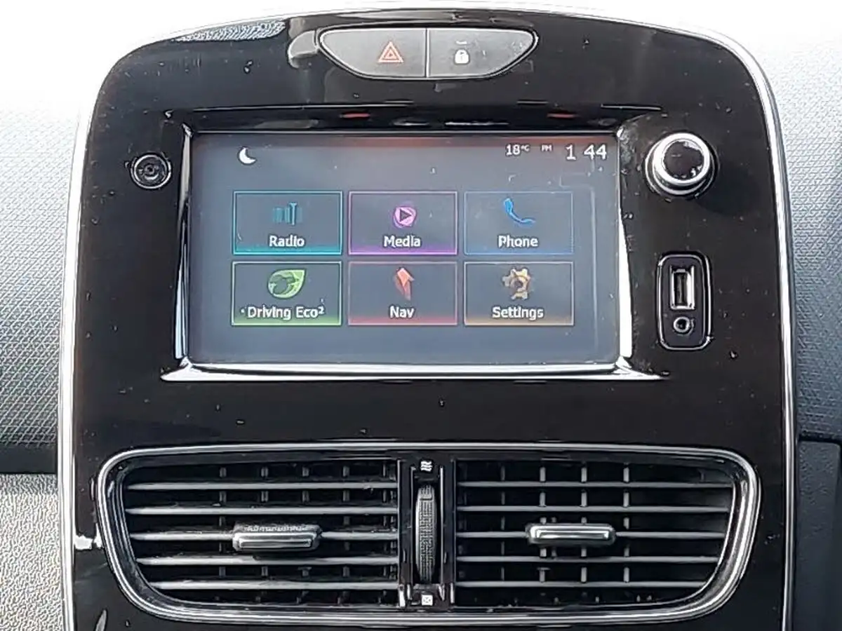 2017-renault-clio-09-tce-dynamique-nav-big-6