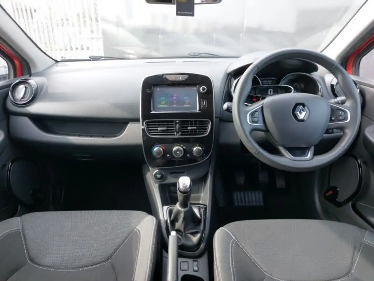 2017-renault-clio-09-tce-dynamique-nav-big-2