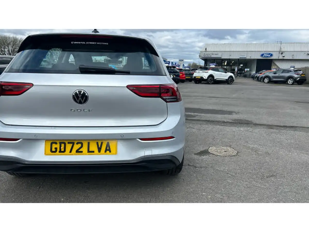 2023-volkswagen-golf-20tdi-life-hatchback-dsg-big-23