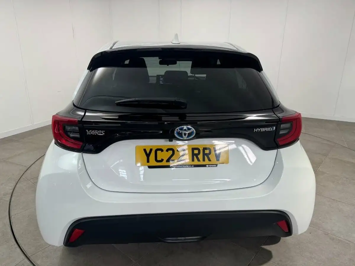 2022-toyota-yaris-15-vvt-i-design-big-9