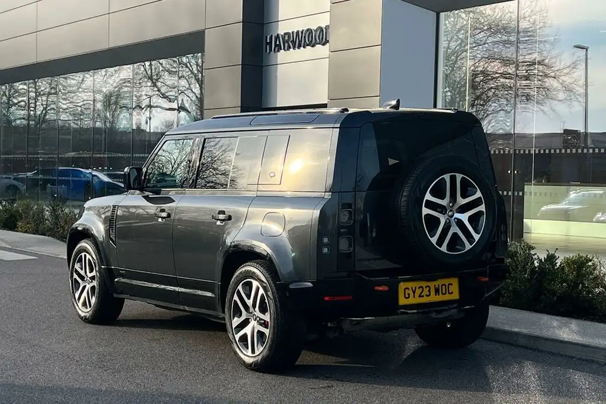 2023-land-rover-110-defender-20-p400e-x-big-13
