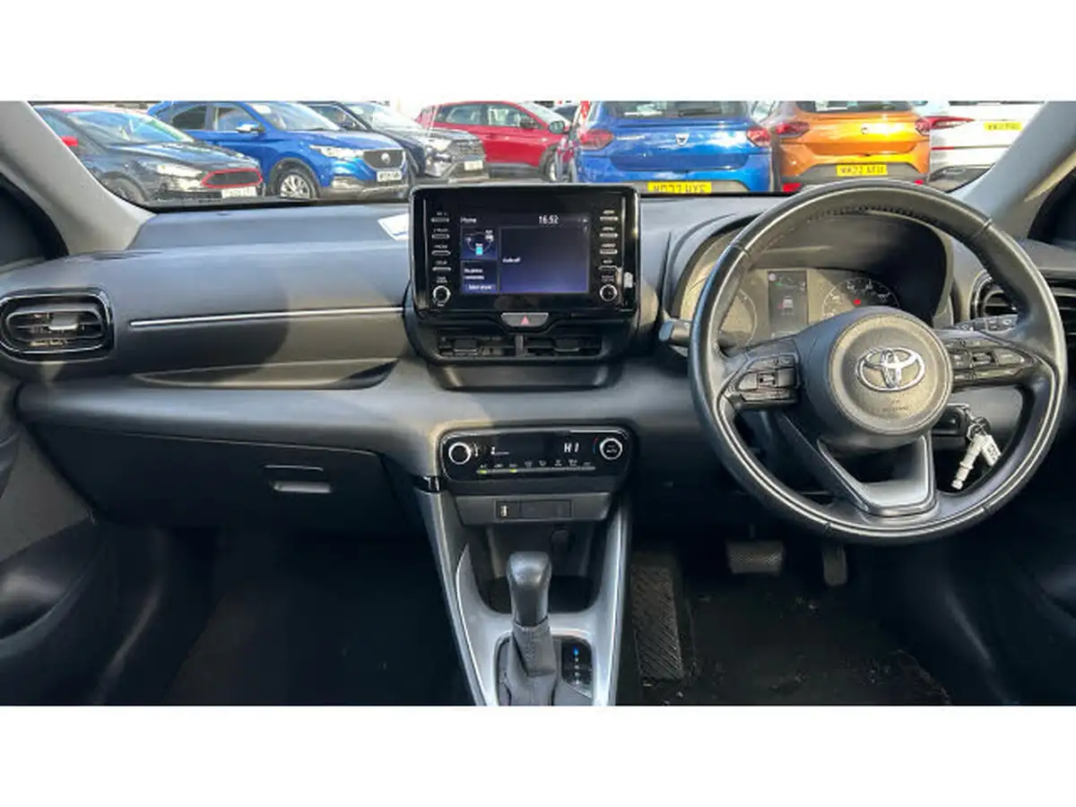 2021-toyota-yaris-15-vvt-i-icon-114bhp-hybrid-1490cc-e-cvt-big-9