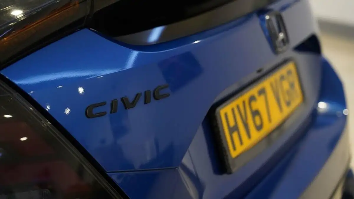 2017-honda-civic-10-vtec-turbo-sr-cvt-big-17
