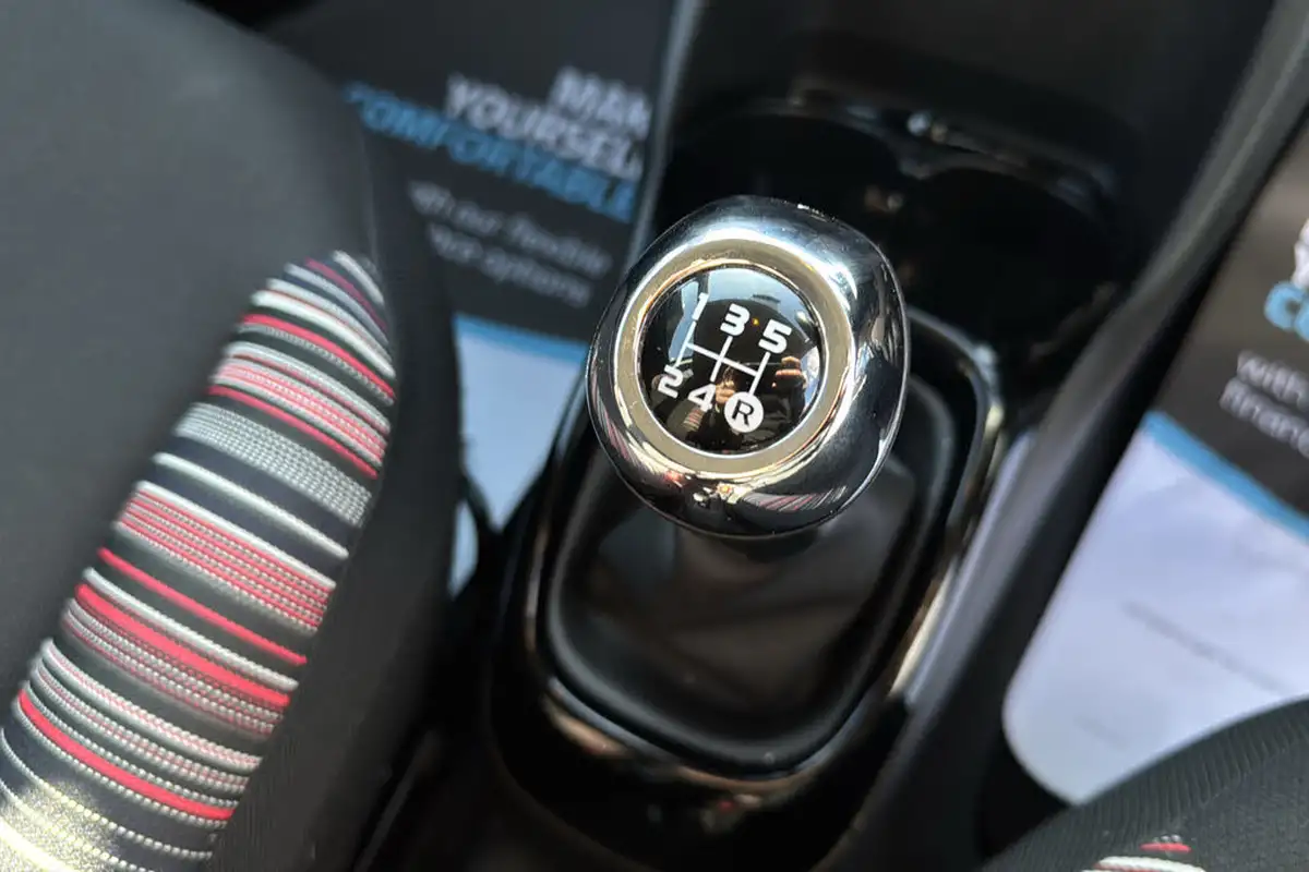 2021-citroen-c1-10-vti-shine-5d-big-11
